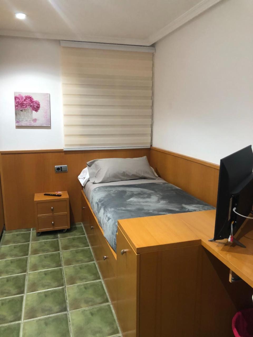 Private Rooms - Airport Сан-Бой-де-Льобрегат Экстерьер фото