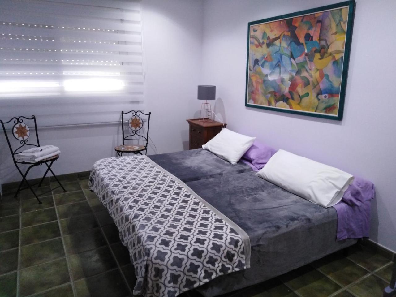 Private Rooms - Airport Сан-Бой-де-Льобрегат Экстерьер фото